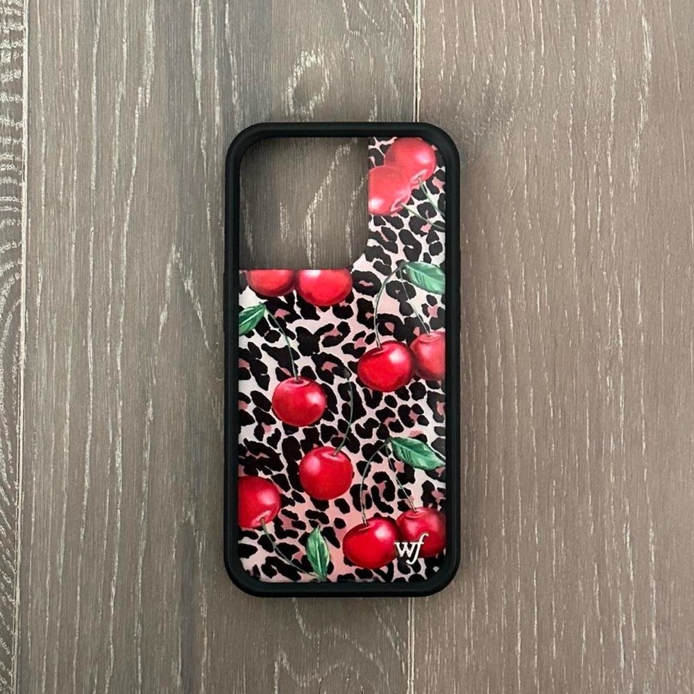 Wildflower 14 Pro case (Min Lee Simmons collab)